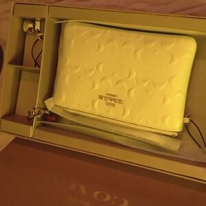 Wristlet in Brown/Chalk